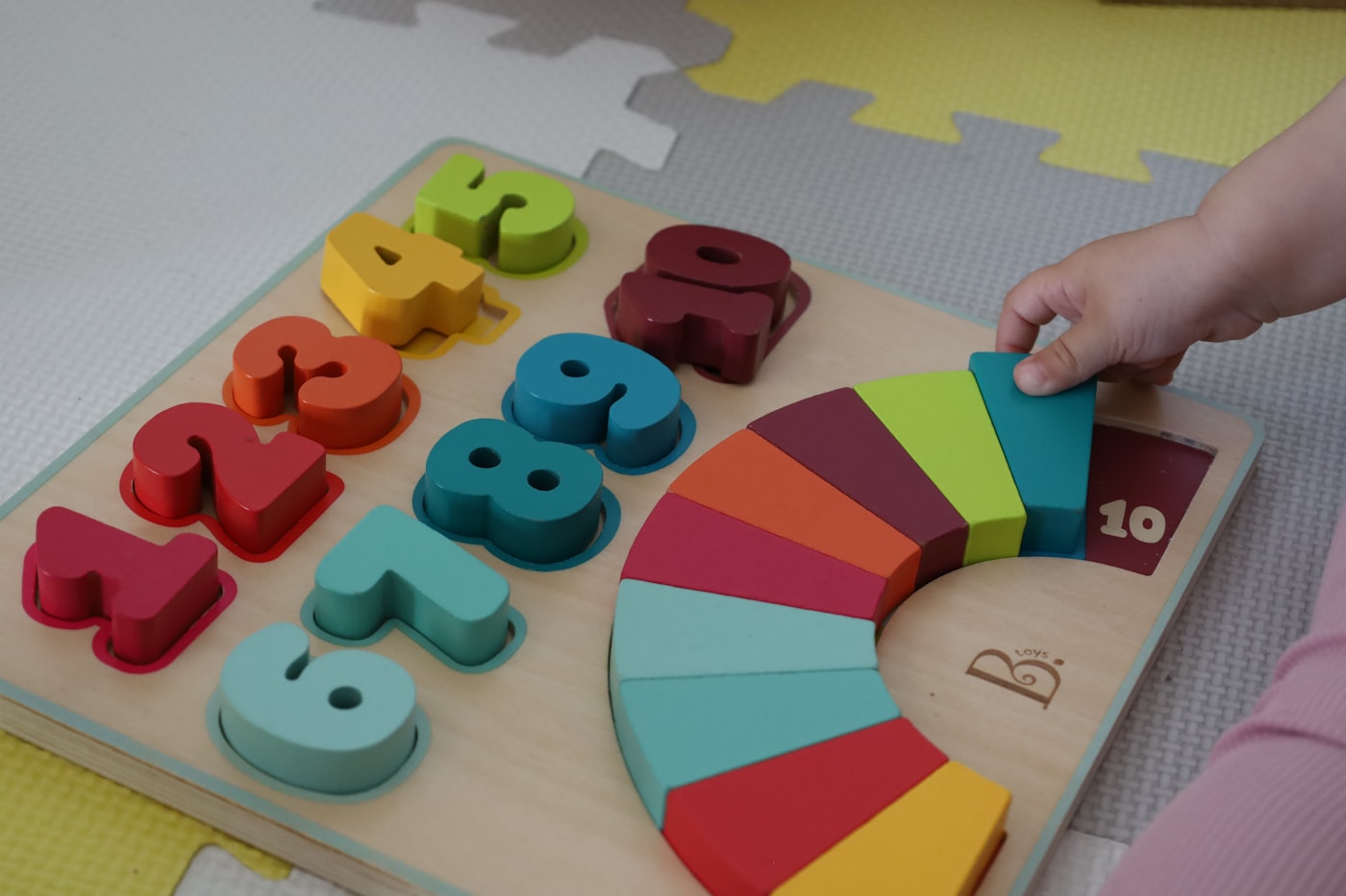 Juguete didáctico de madera de colores